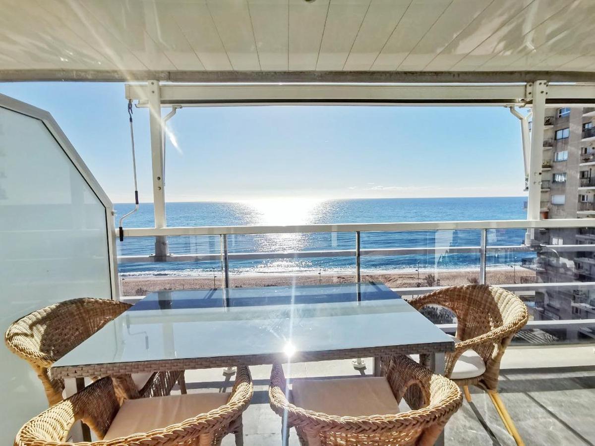 Seafront Apartment In Бланес Екстер'єр фото
