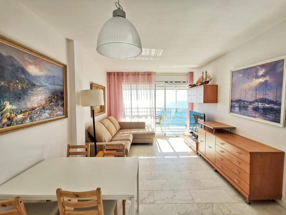 Seafront Apartment In Бланес Екстер'єр фото